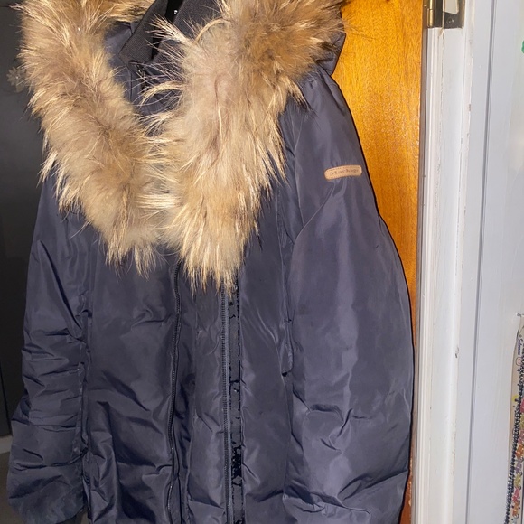 Big Kids Size 14 All Gray Famous Mackage Puffer With Furr - Picture 2 of 5